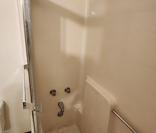 4th image of 1715 Pine Ave APT 1