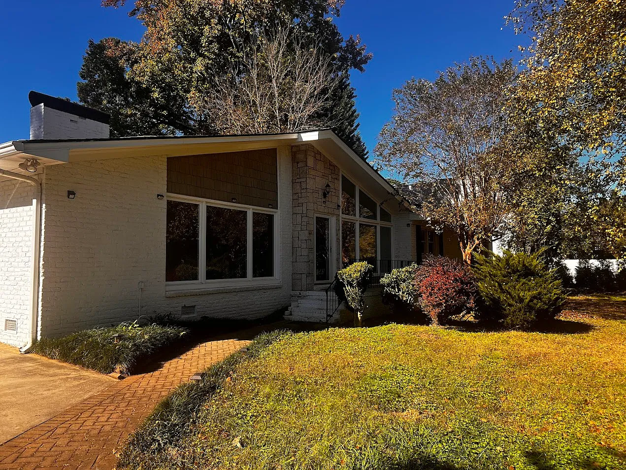 4 bed, 2.5 bath, 2855 sqft, $2,945 — Photo 1