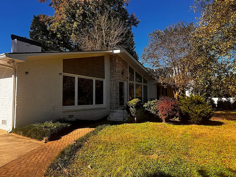 4312 Sharon View Rd — Photo 1