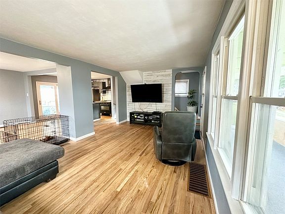 5th image of 603 Marcella St
