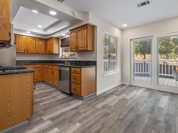 3rd image of 512 Garretson Ave