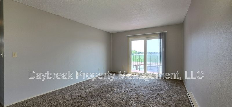 1st image of 2414 3rd Ave N #17