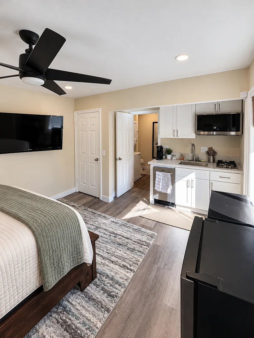 Private Newbury Park Studio with In-Unit Laundry — Photo 1