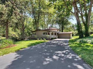 6 The Knolls Ln, Saint Louis, MO 63141