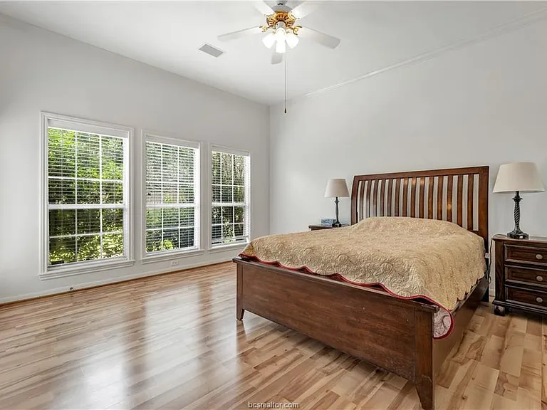 4601 Valley Brook Cir — Photo 21