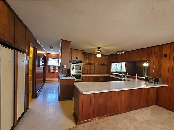 3rd image of 1116 Cody Rd