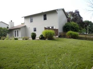 2460 Brook Ln, Aurora, IL 60504