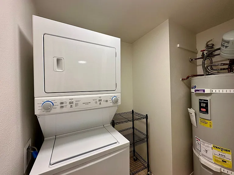 600 S State St #407 — Photo 18