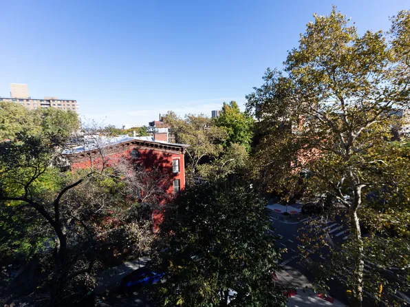 209 Clinton Avenue image 10 of 14