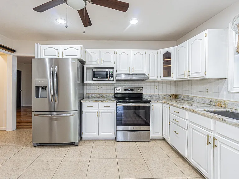 3614 W Sterling Cir — Photo 1