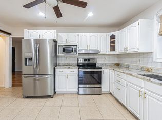 3614 W Sterling Cir, Tampa, FL 33629