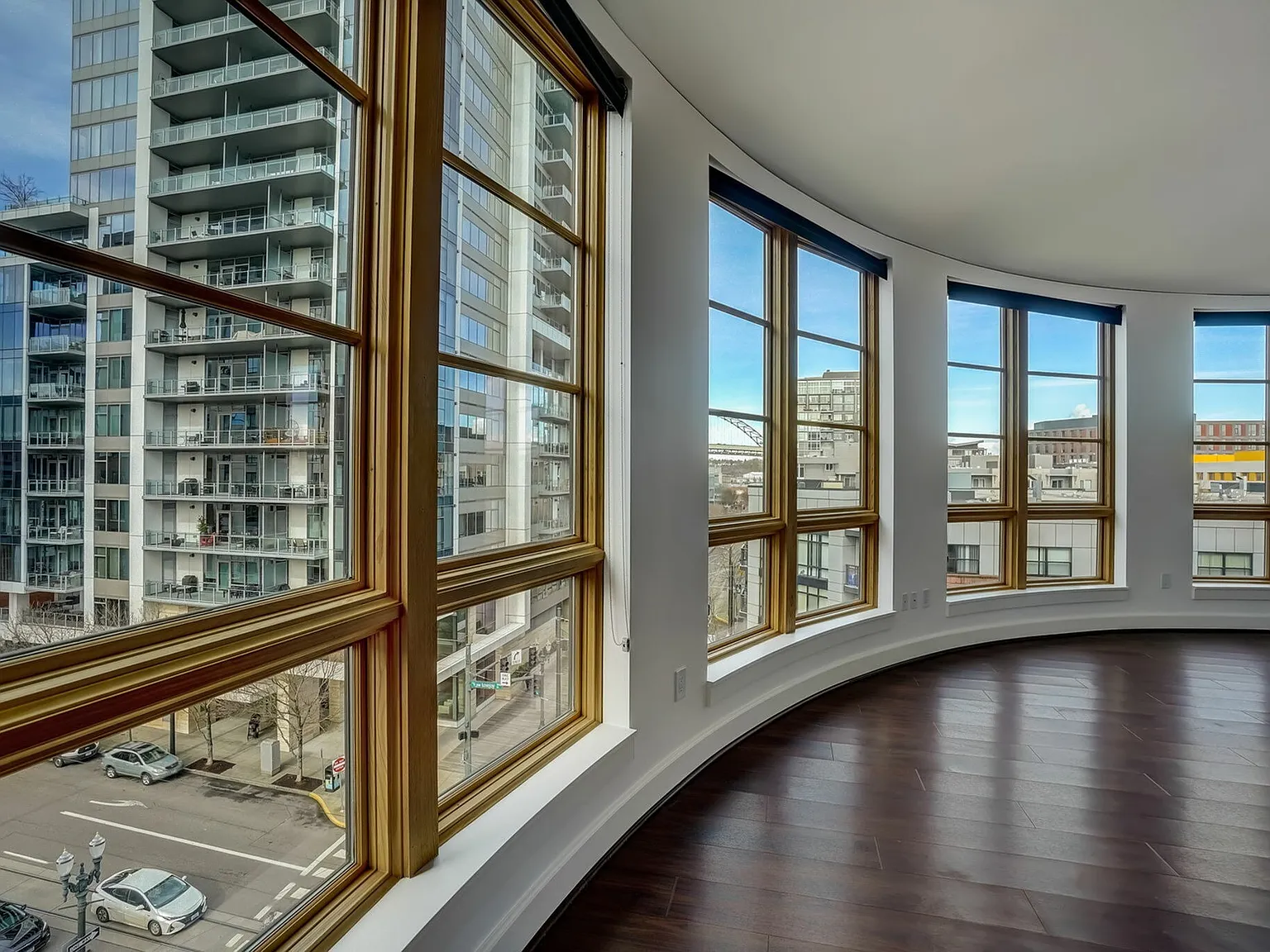 Burlington Tower — Photo 4