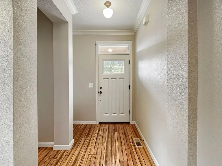 6020 SE Raymond St — Photo 4