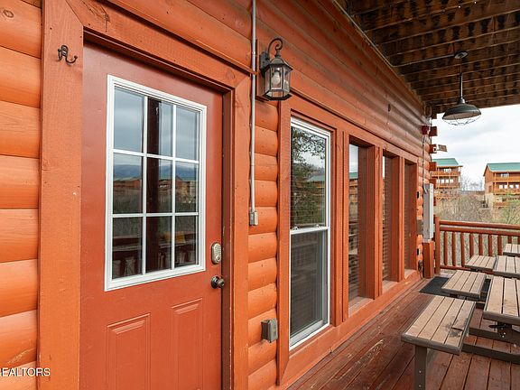 4th image of 2517 Laurel Point Way