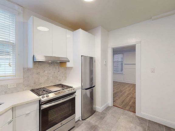 3rd image of 1740 Sacramento St APT 7