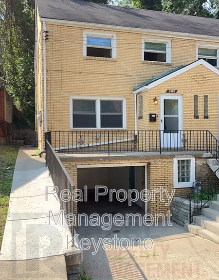 305 Greenlee Rd — Photo 2