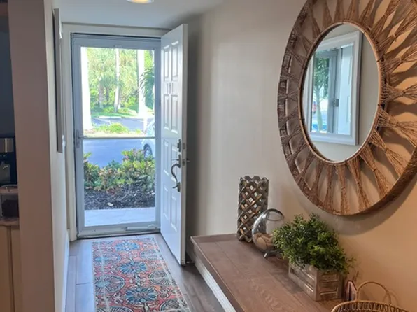 3012 Sandpiper Bay Cir, Naples, FL