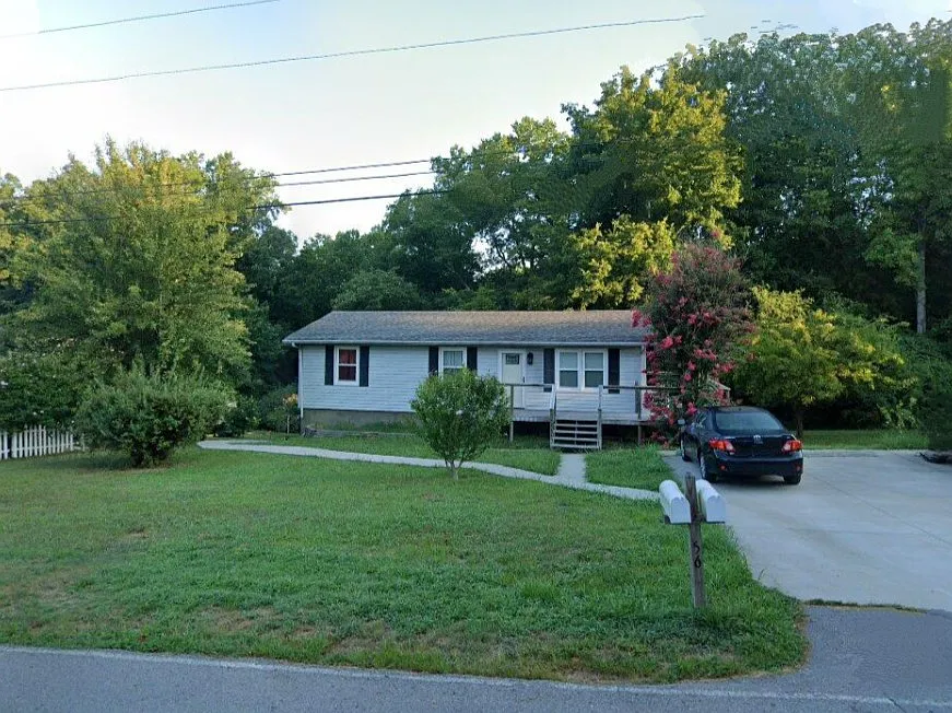 3 bed, 1300 sqft, $1,395 — Photo 2