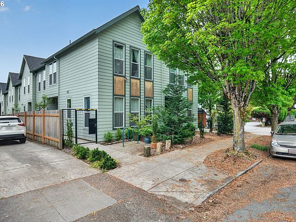 2nd image of 5322 SE Milwaukie Ave