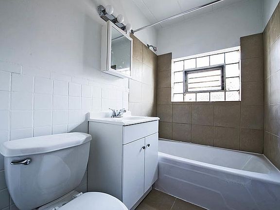 5th image of 12507 S Ashland Ave #2W