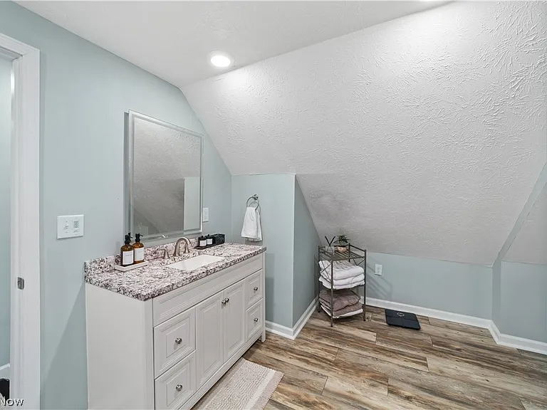 3251 Marvin Ave — Photo 18
