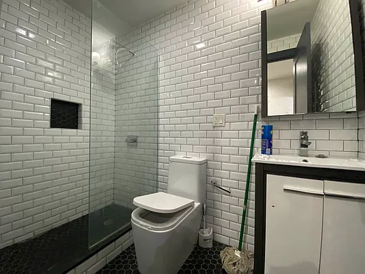 Rented by Yup Realty LLC | media 36