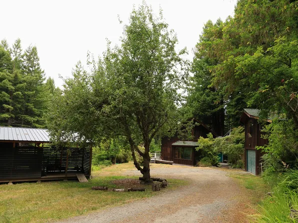 4452 Greenwood Heights Dr, Kneeland, CA 95549