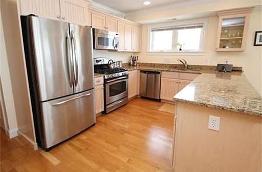 5th image of 9 Atlantic Ave #6