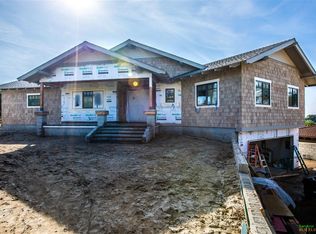 4015 Sunnyhill Dr, Carlsbad, CA 92008