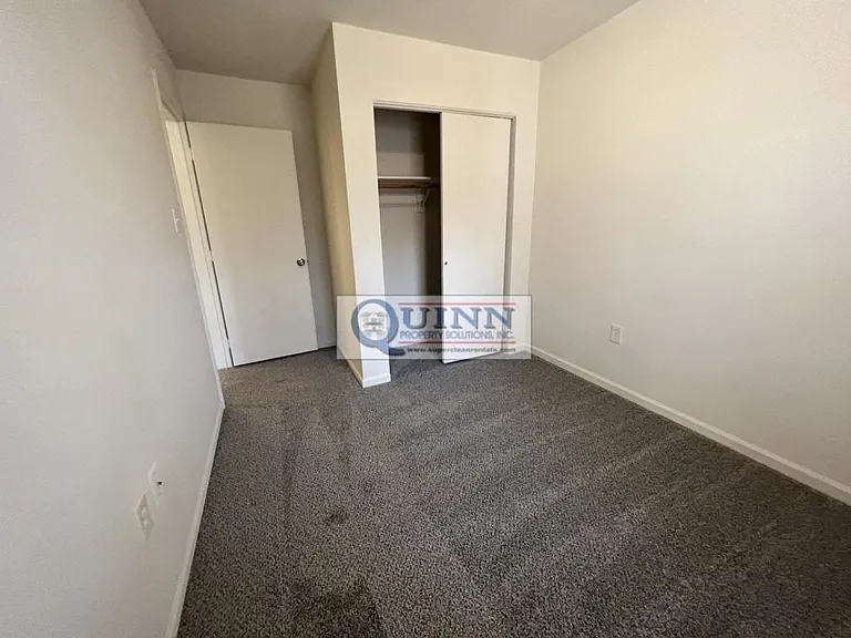 150 E Village Rd — Photo 10