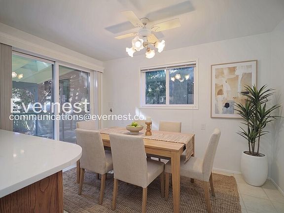 5th image of 909 NE 115th St