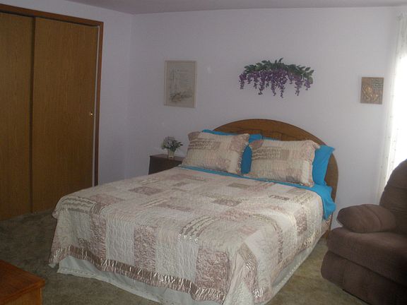 2nd image of 123 NE Zodiac Ln