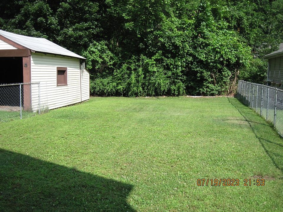 2nd image of 31 Mechanic St