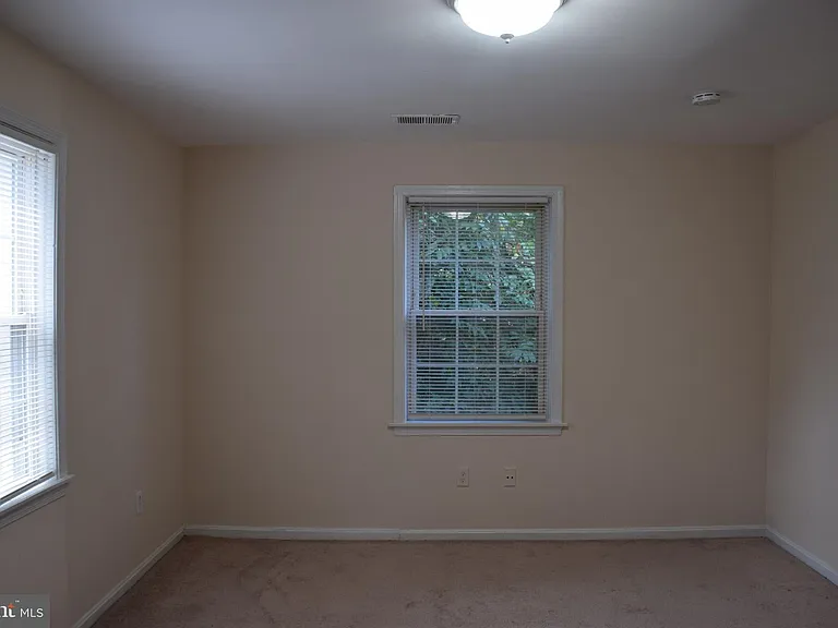 2057 38th St SE #301 — Photo 38