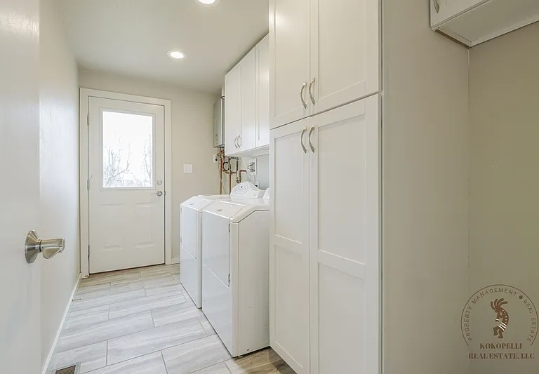 2110 Hodesha Way — Photo 13