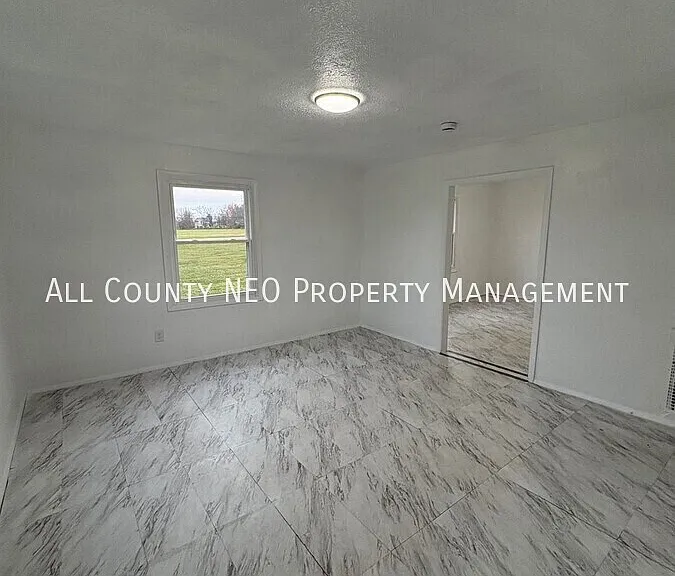 9584 Greenmeadow Rd #F — Photo 5