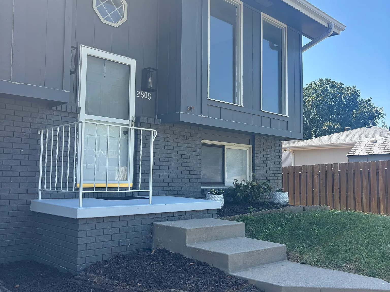 3 bed, 1028 sqft, $1,850 — Photo 2