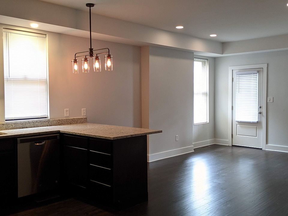 2nd image of 1071 Mount Pleasant Ave