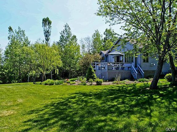 4th image of 377 Warner Dr