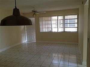 1st image of 1021 Twin Lakes Dr