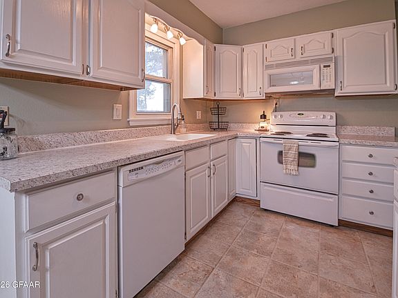5th image of 404 Mero Ct SE