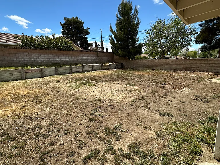 1832 W Avenue K11 — Photo 13