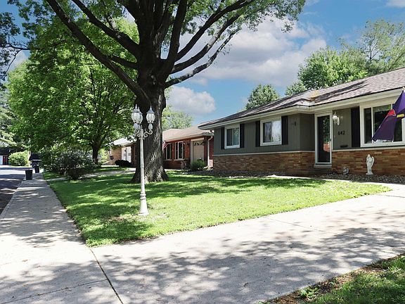 3rd image of 642 N Coolidge Ct