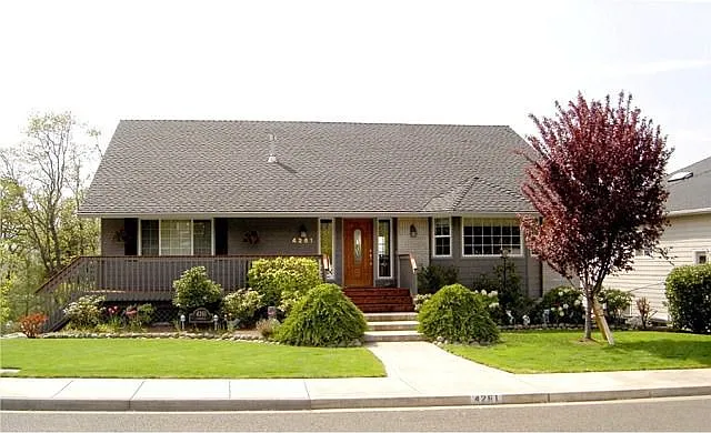 4261 Tamarack Dr photo 1