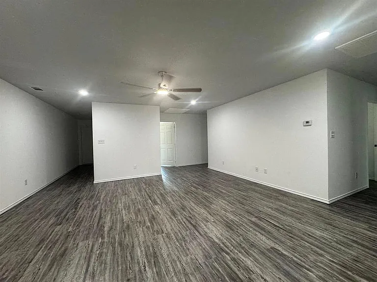 800 Sycamore St #101 — Photo 4