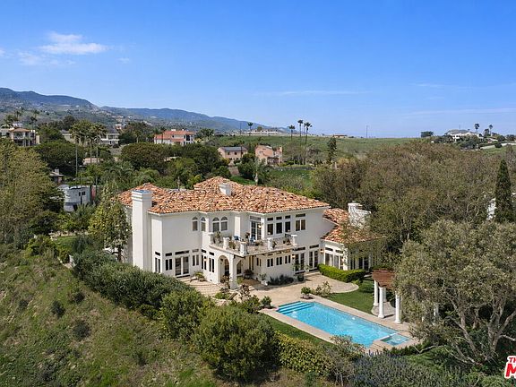 3rd image of 6015 Galahad Rd