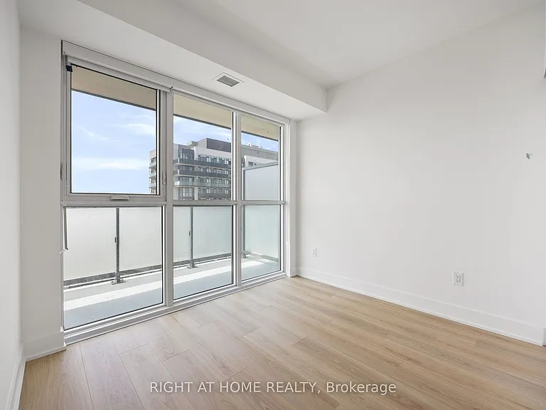 2545 Simcoe St N #2211 — Photo 11