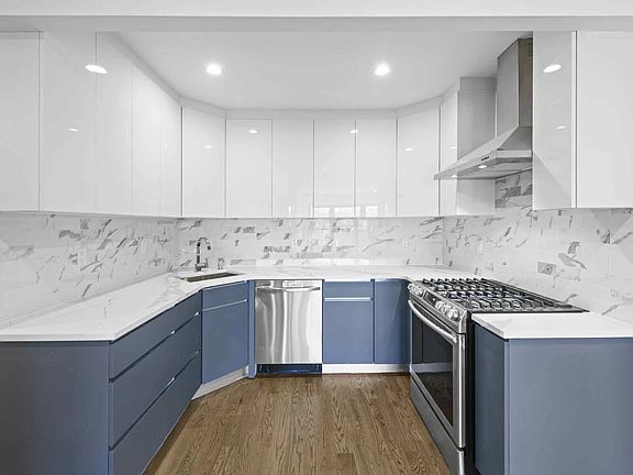 3rd image of 850 Putnam Ave #4F