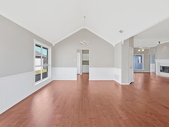 3rd image of 1436 Paula Ln
