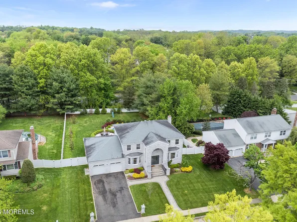27 Tharp Lane, Marlboro, NJ 07746